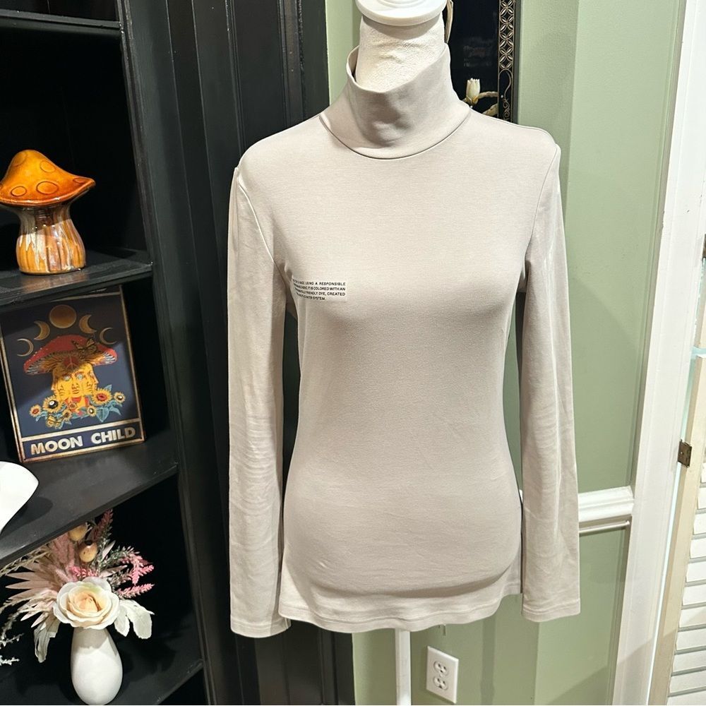 PANGAIA Long Sleeve Turtleneck Top – Size M - Picture 3 of 11